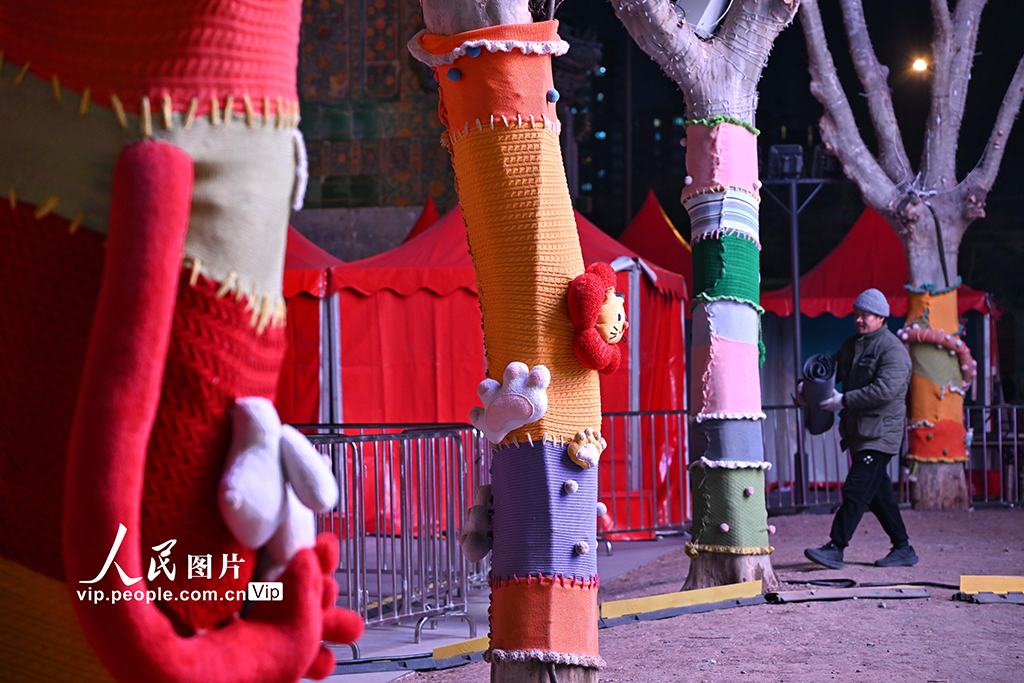 北京:給大樹穿上“暖心毛衣”【6】