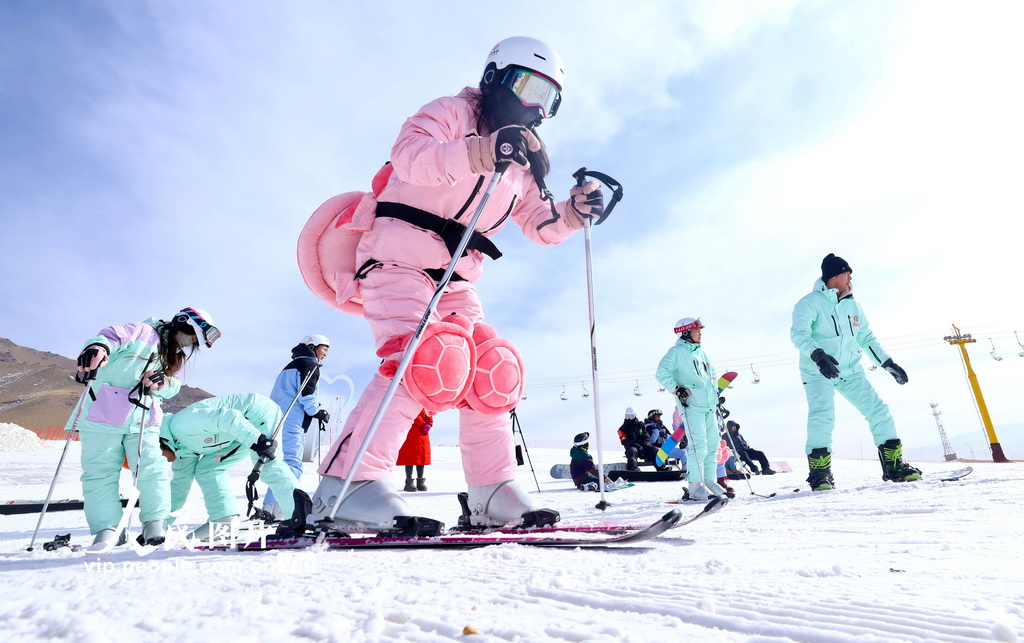 甘肅張掖：體驗滑雪運動樂趣【2】