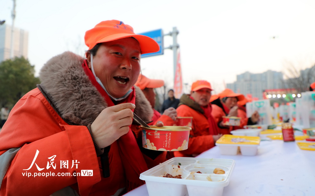 安徽阜陽：萬人共品臘八粥【4】