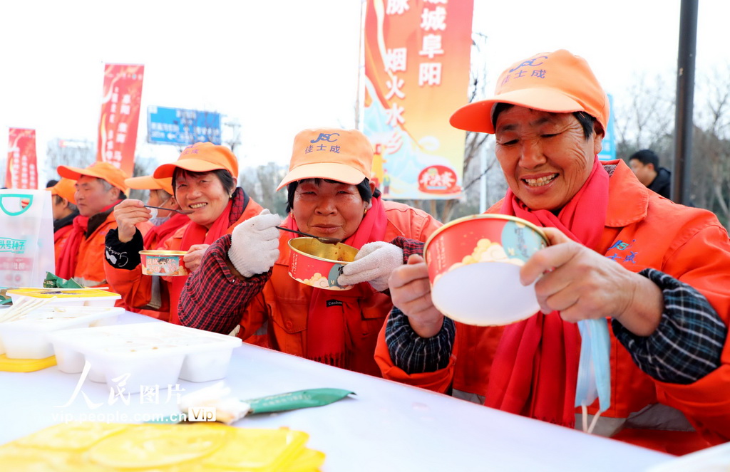 安徽阜陽：萬人共品臘八粥【7】