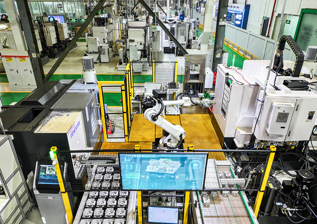 這是2025年5月9日在位於重慶市北碚區的重慶順多利機車有限責任公司精工基地拍攝的自動化生產作業現場(無人機照片)。新華社記者 王全超 攝