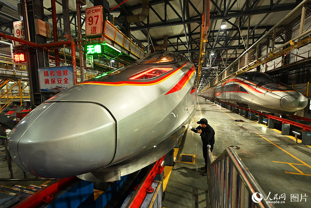 春运即将拉开大幕 动车集结如“陆地航母”【3】