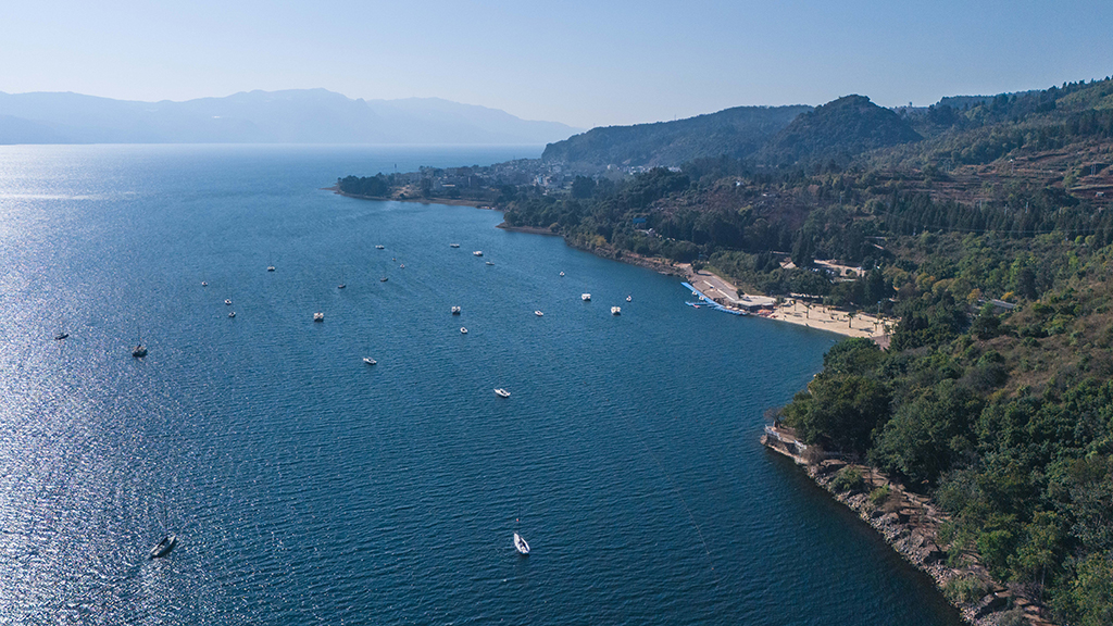 1月27日在雲南省玉溪市拍攝的撫仙湖一景（無人機照片）。