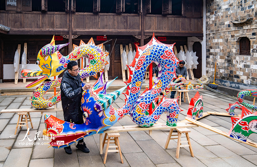 浙江浦江：趕制非遺板凳龍迎新春【2】