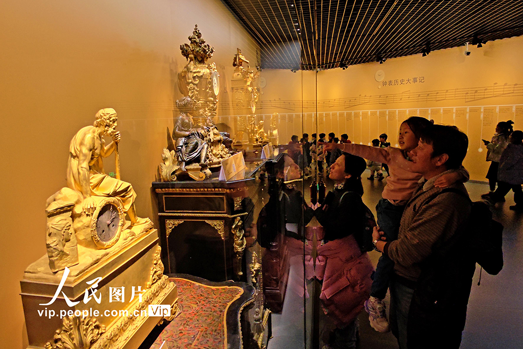 上百件古董鐘表亮相大連博物館【4】