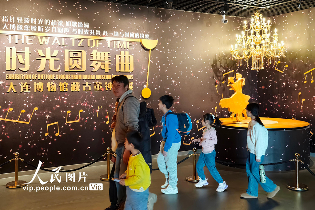上百件古董鐘表亮相大連博物館【6】