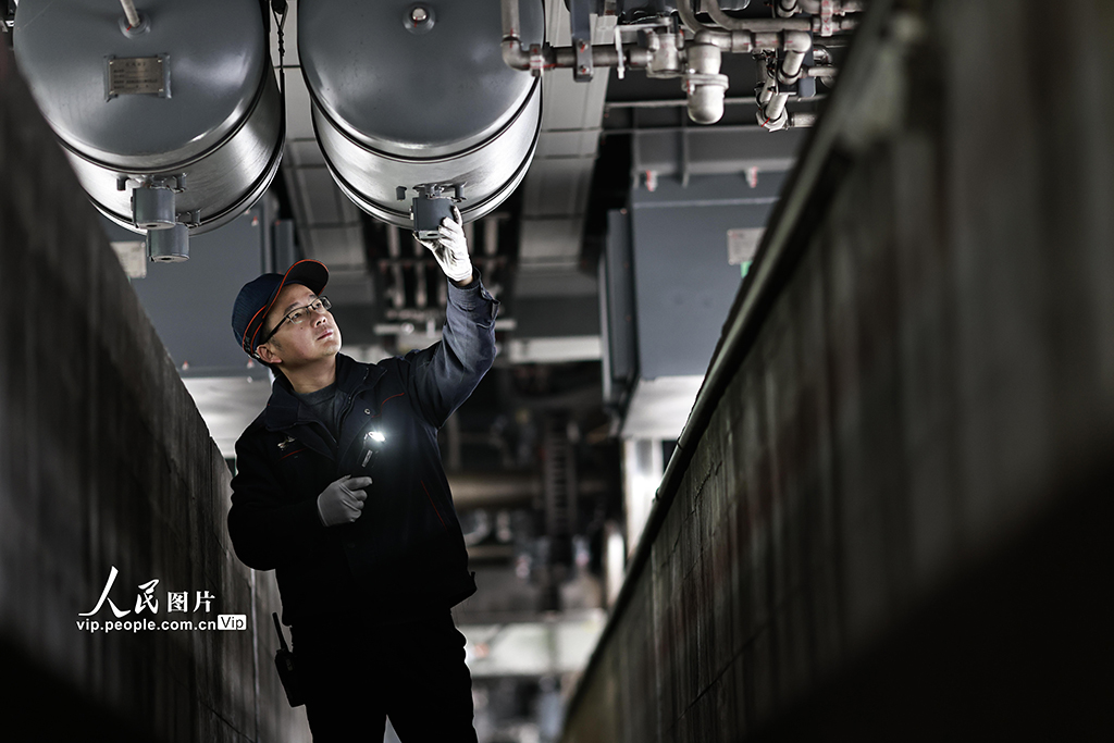 重慶：列車“體檢”迎春運【2】