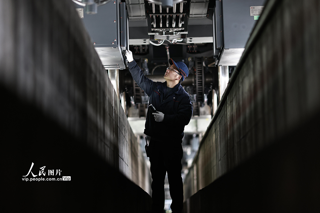 重慶：列車“體檢”迎春運【3】