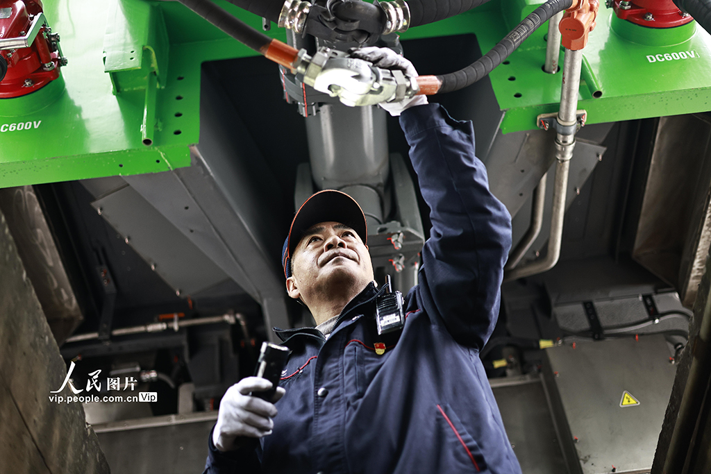 重慶:列車“體檢”迎春運【5】