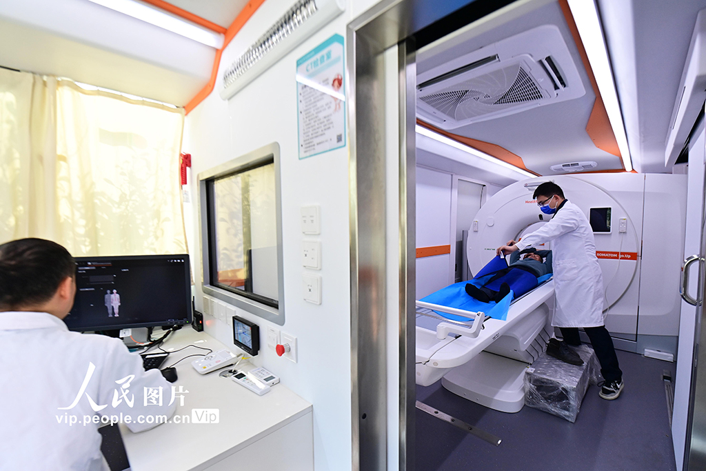 江西贛州：移動CT篩查車進鄉村【4】