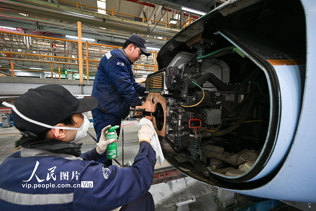 江蘇南京：動車“體檢”迎春運【5】