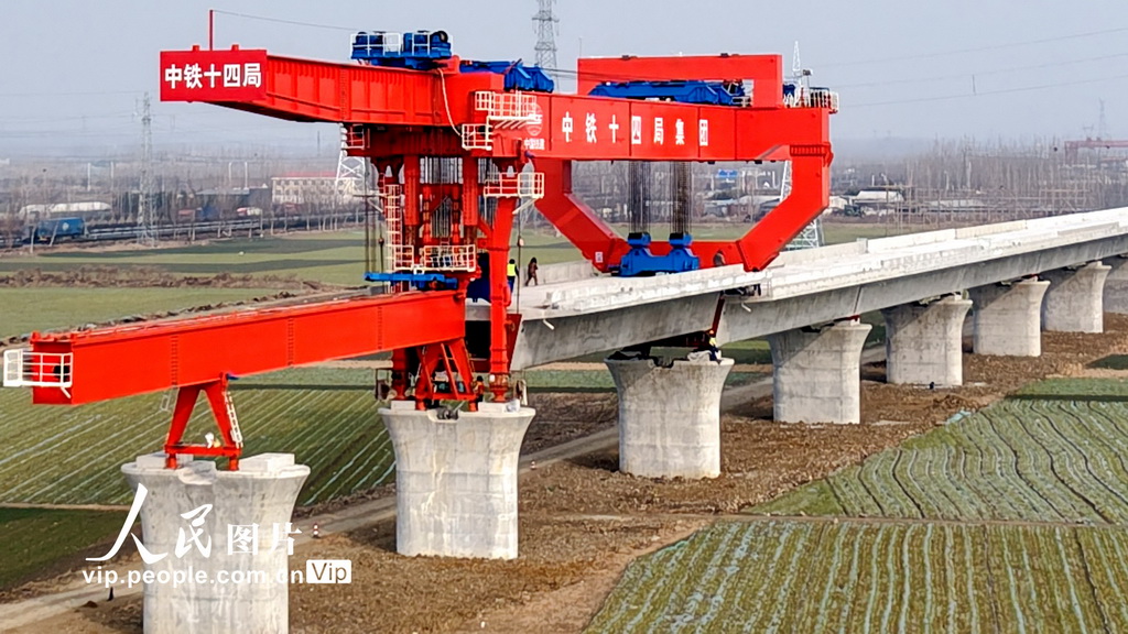 山東臨沂:濰宿高鐵臨沂段架梁施工忙【3】