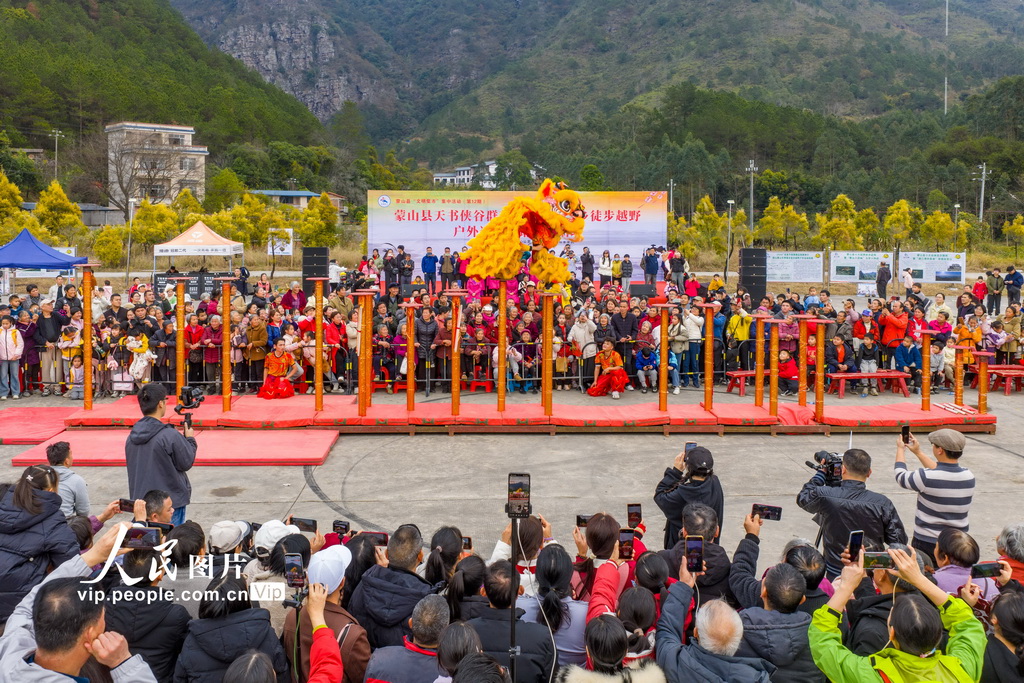 藤县舞狮赴广西蒙山献艺【4】