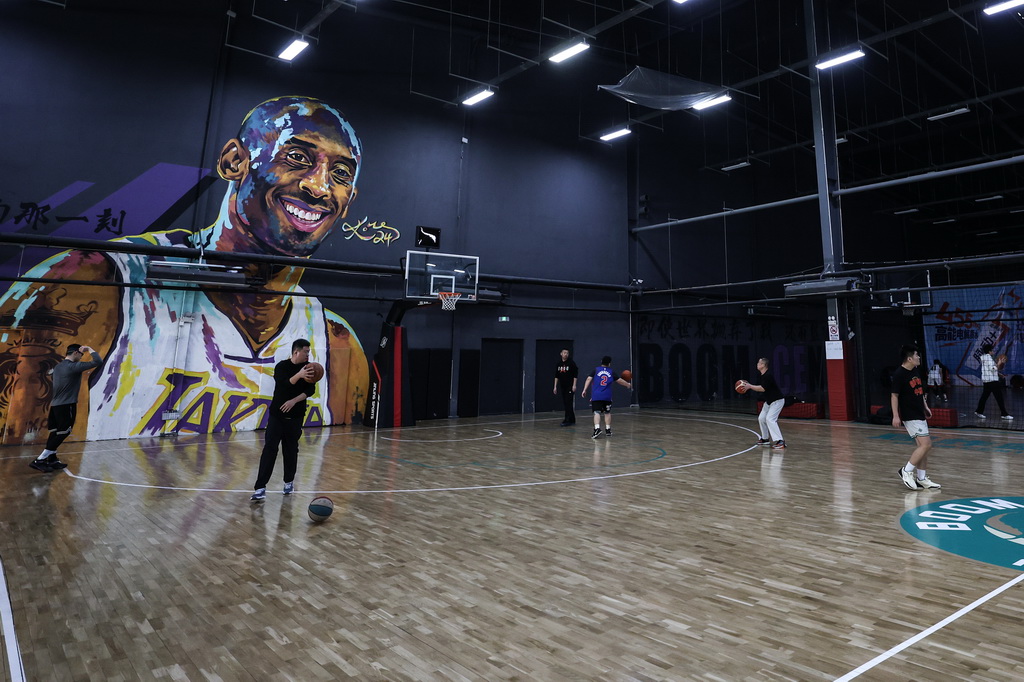 2月12日拍摄的沈阳粮仓文化创意产业园室内篮球场。 新华社记者 潘昱龙 摄