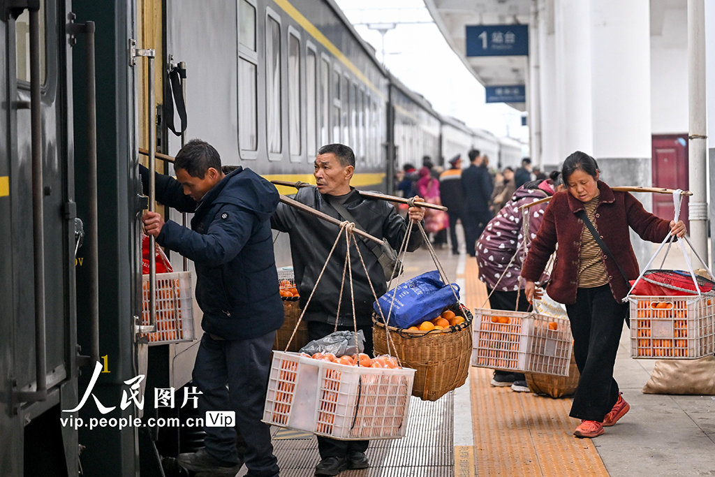 贵州铜仁:烟火人间慢火车 温暖穿行湘黔渝【2】