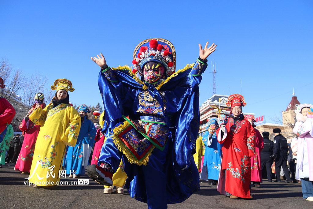 新疆阿勒泰：雪都社火鬧新春【2】