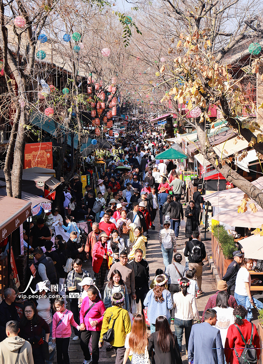 雲南昆明：老街人氣旺【2】