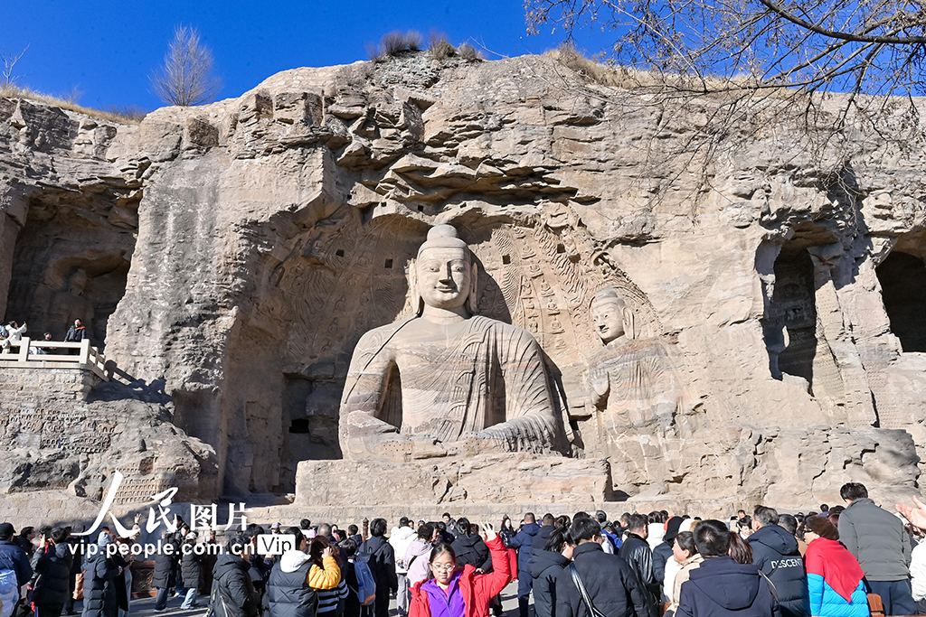 山西大同：雲岡石窟景區人流如潮【7】