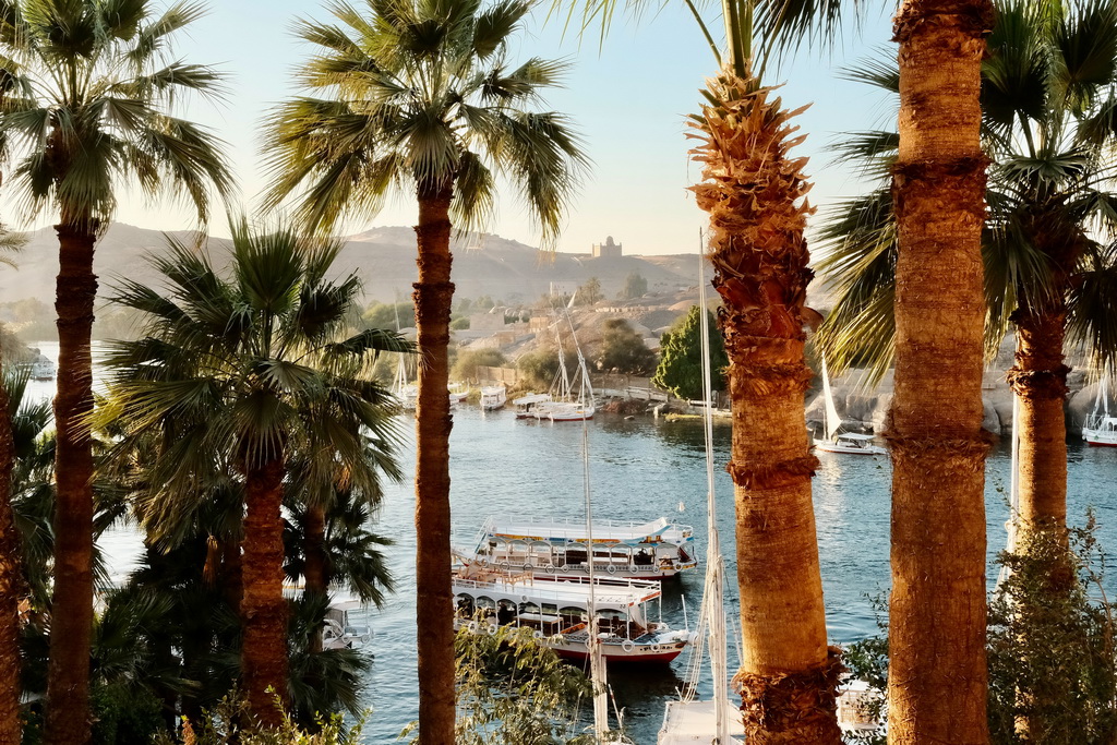 这是2月20日拍摄的埃及南部阿斯旺省一景。