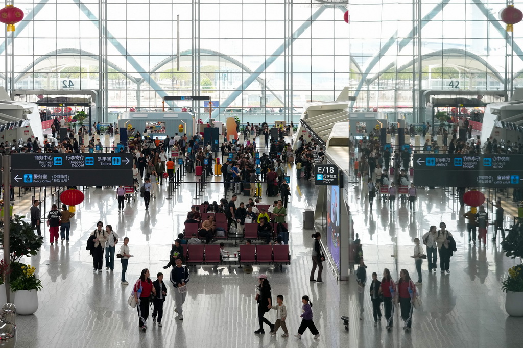 這是2月23日拍攝的廣州白雲機場T2航站樓。