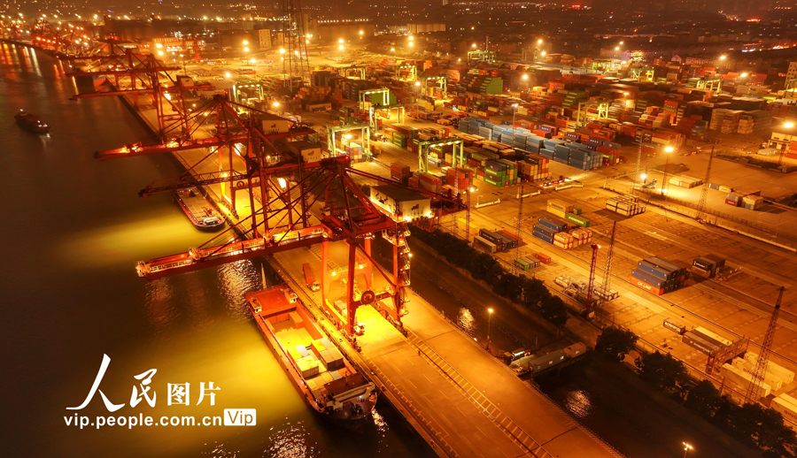 江苏张家港：港口作业忙【2】