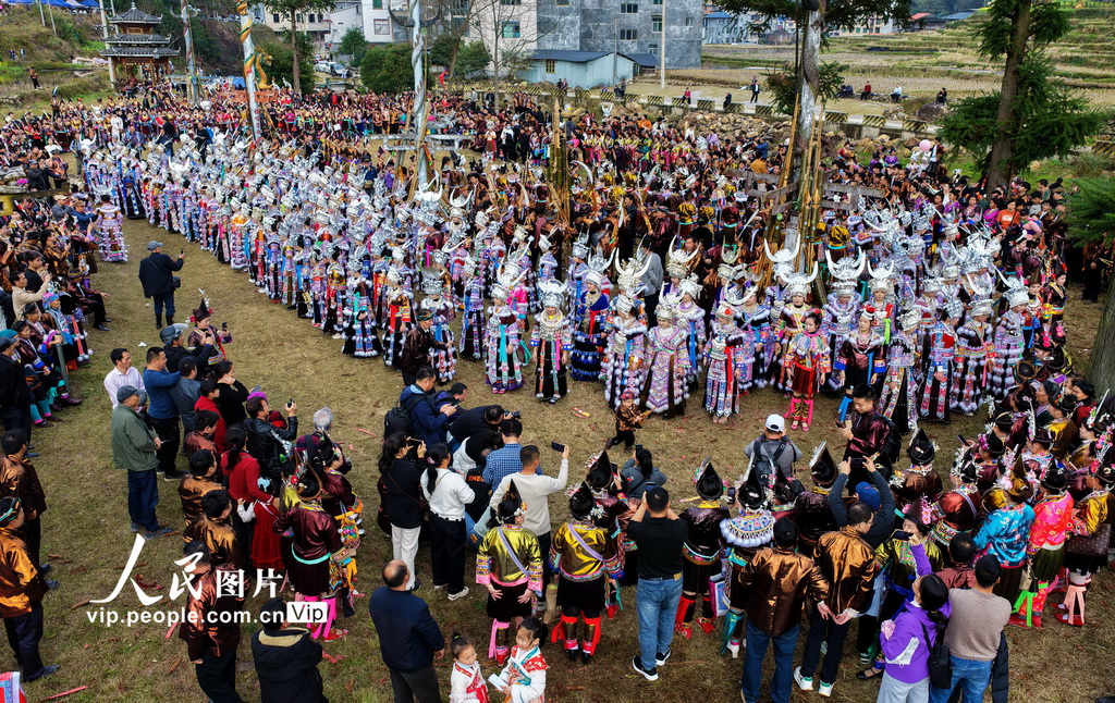 广西融水：传统“整依直”坡会热闹非凡【5】