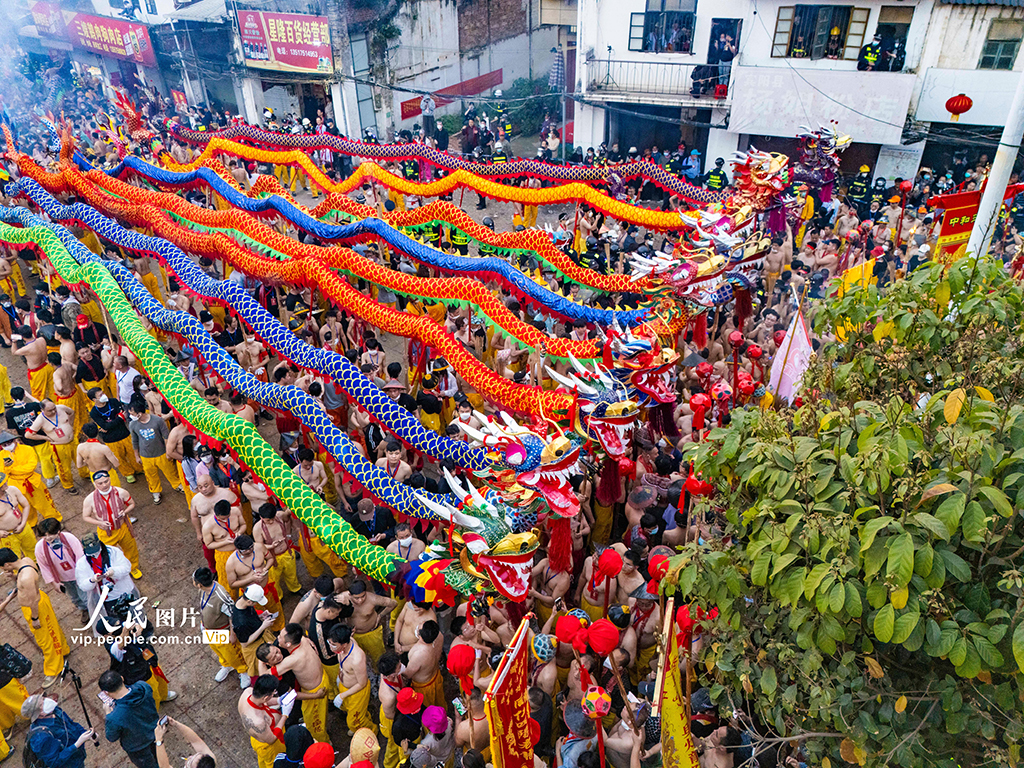 广西宾阳：炮龙起舞【2】