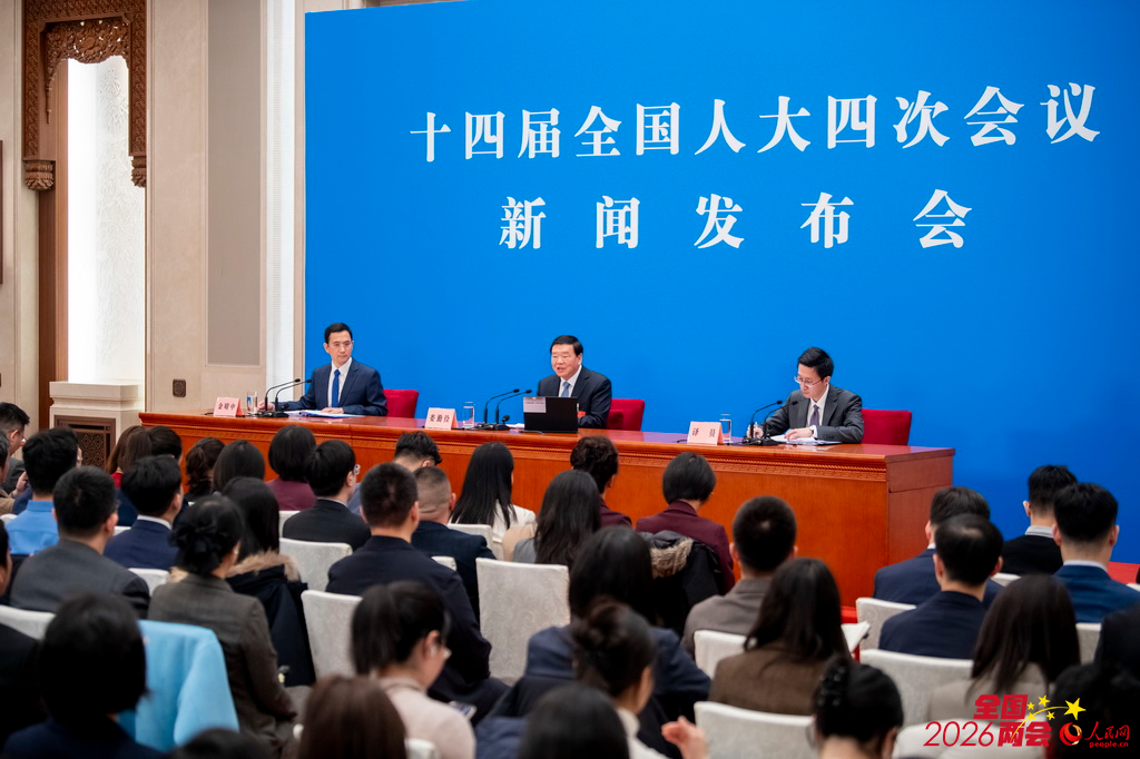 3月4日，大会发言人娄勤俭回答中外记者提问。