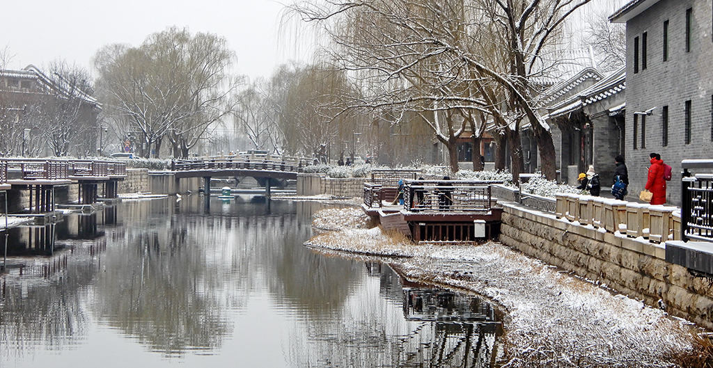 這是3月5日拍攝的北京市東城區玉河雪景。新華社記者 李欣 攝