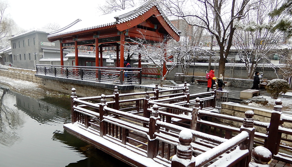 這是3月5日拍攝的北京市東城區玉河雪景。新華社記者 李欣 攝