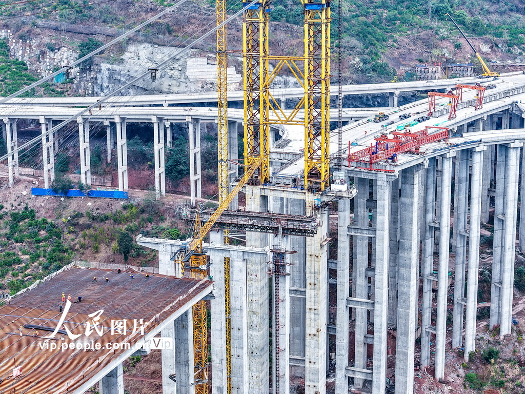 四川屏山：宜攀高速西寧河特大橋建設正酣【5】