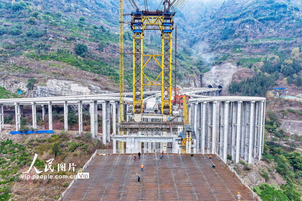 四川屏山:宜攀高速西寧河特大橋建設正酣【3】