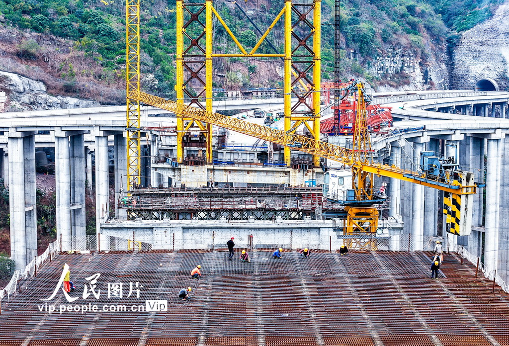 四川屏山：宜攀高速西寧河特大橋建設正酣【6】