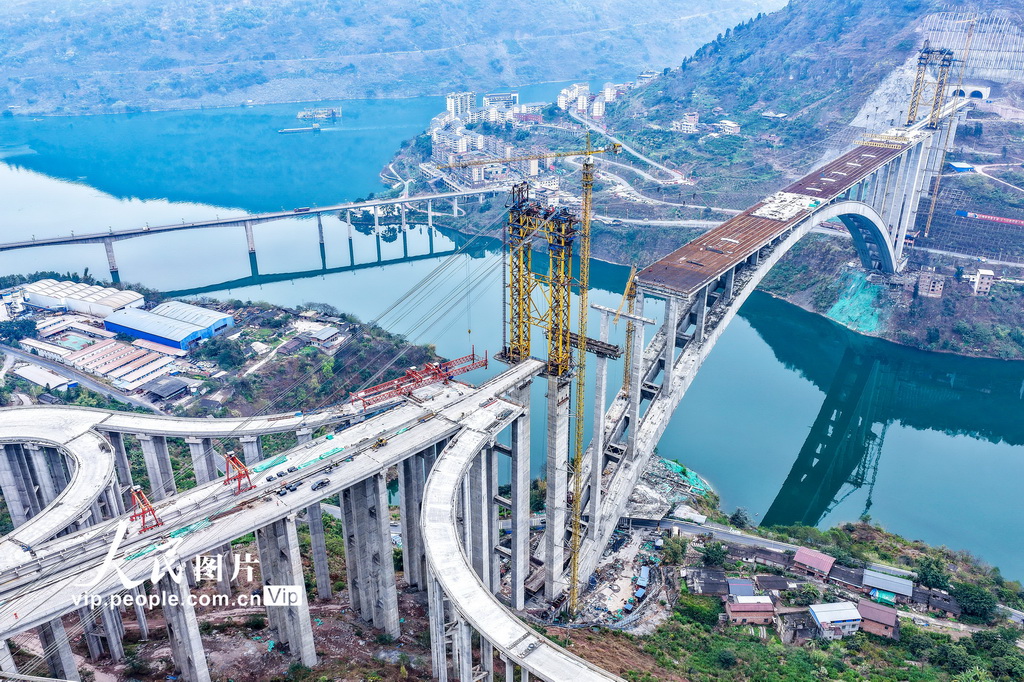 四川屏山：宜攀高速西寧河特大橋建設正酣【2】
