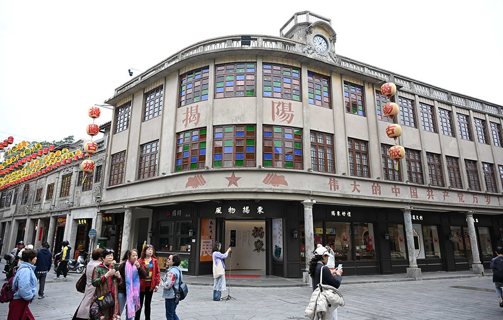 這是3月10日拍攝的揭陽古城街景。