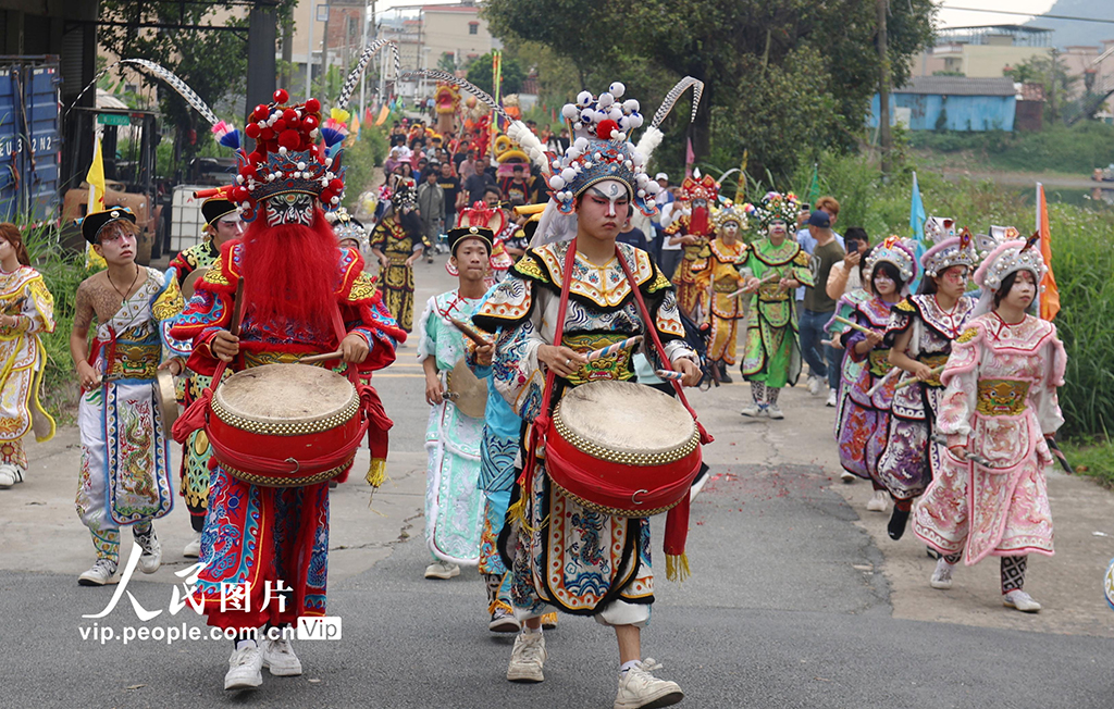 廣東鶴山：鄉村廟會展“非遺”【2】