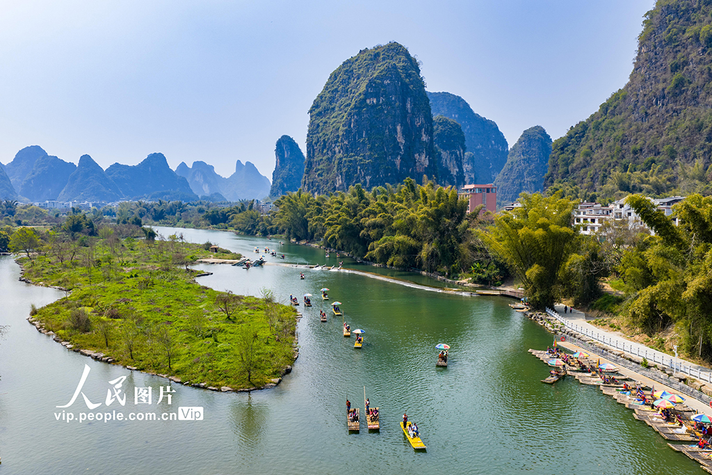 广西阳朔:乘竹筏 赏美景【3】