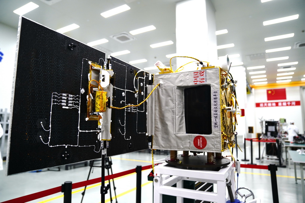 3月17日在上海巡天千河空間技術有限公司拍攝的精致遙感衛星。