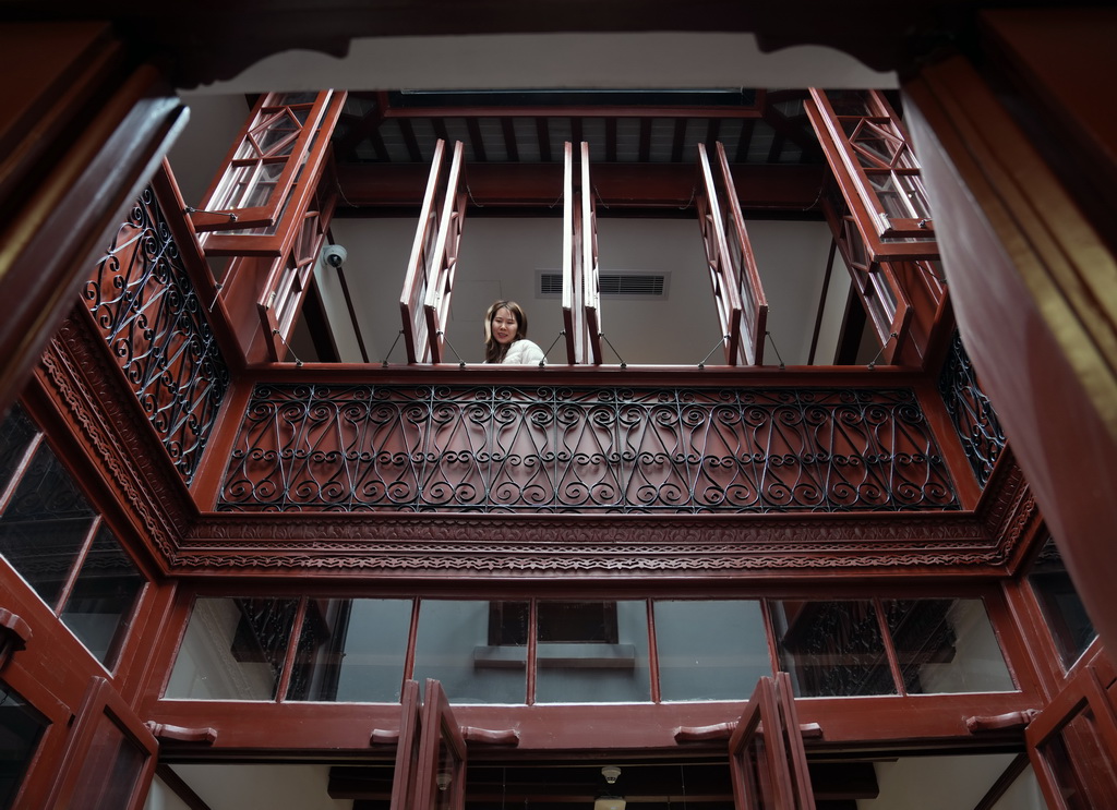 3月23日，觀眾在舊址的二樓參觀。