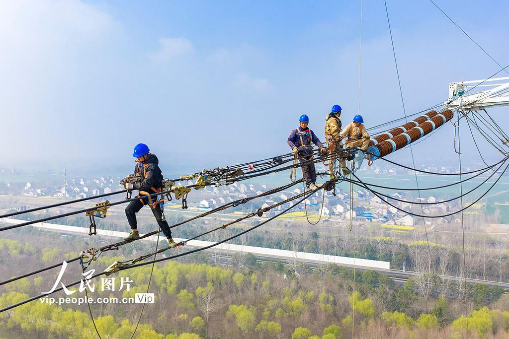 江苏南京:电网升高改造