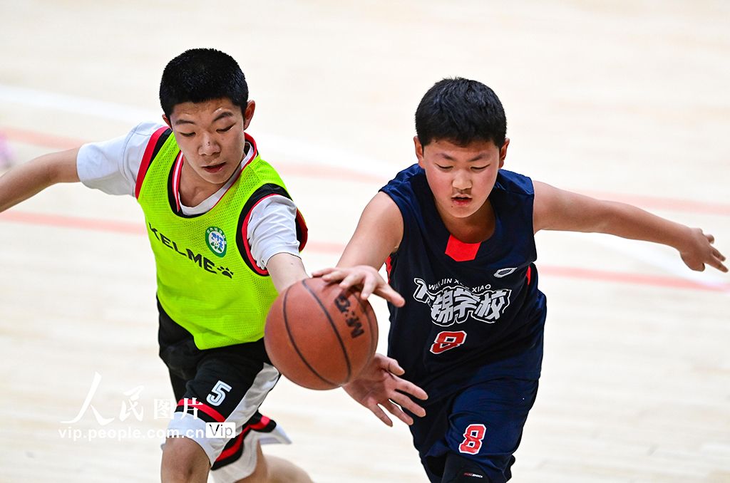 内蒙古呼和浩特：篮球小将赛场争锋【3】