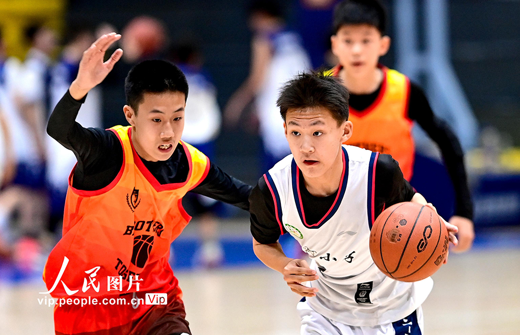 内蒙古呼和浩特：篮球小将赛场争锋【6】