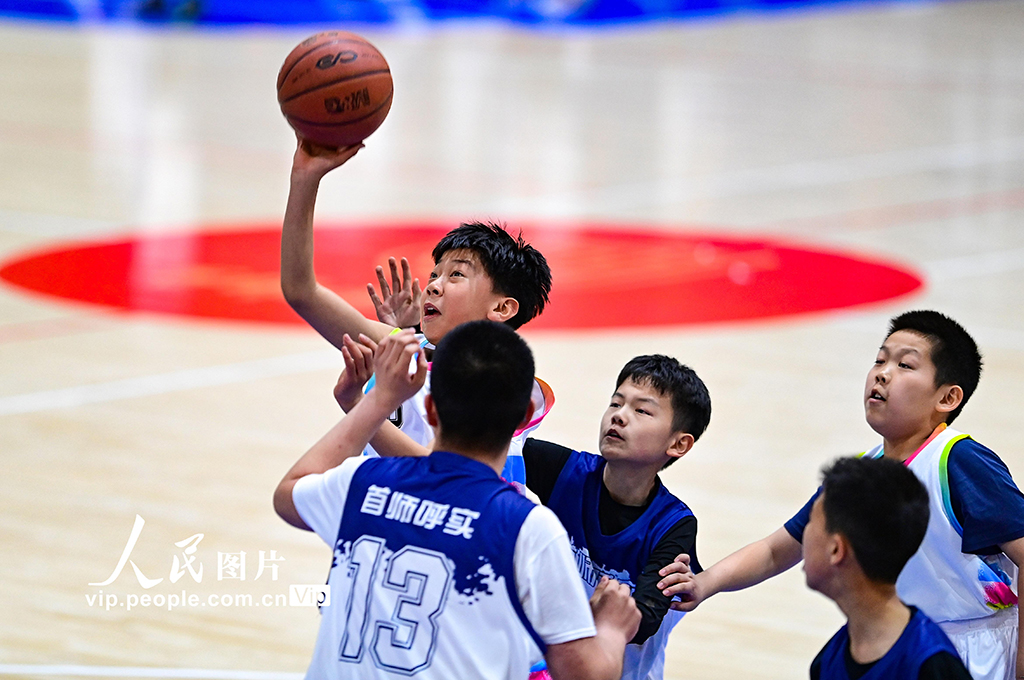 内蒙古呼和浩特：篮球小将赛场争锋【7】