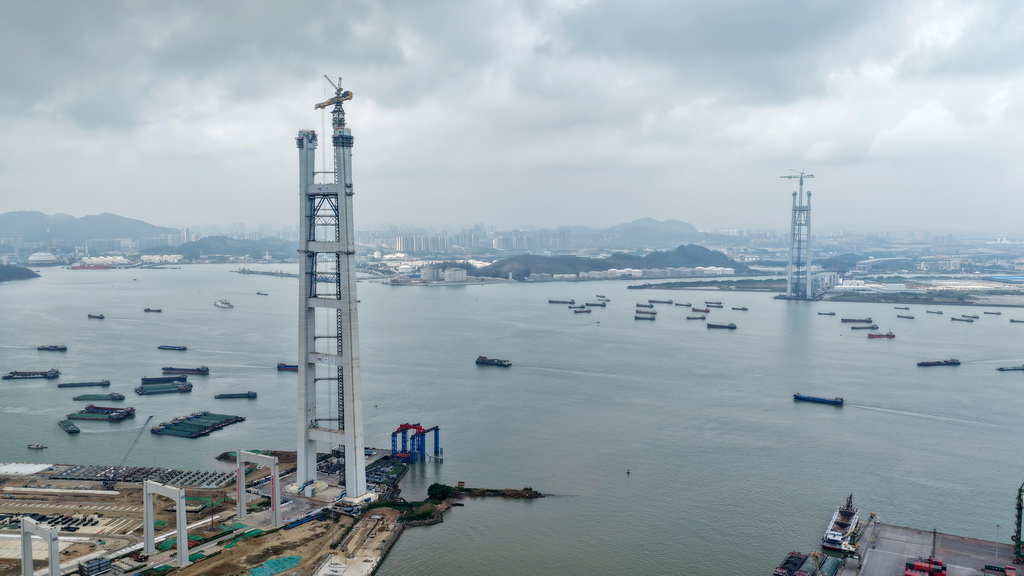 這是3月26日拍攝的獅子洋大橋東、西主塔(無人機照片)。