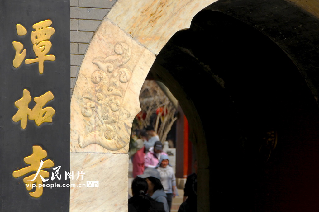 北京:几许春色潭柘寺 千年古刹觅玉兰【2】