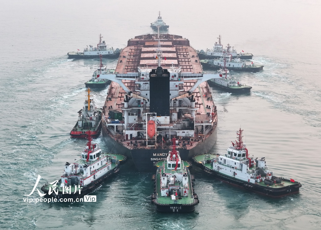 山東煙台：多部門協同助力20萬噸級無動力船舶靠港【3】