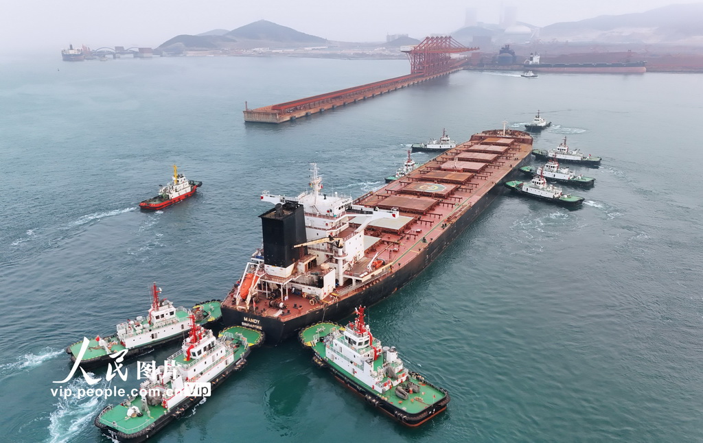 山東煙台：多部門協同助力20萬噸級無動力船舶靠港【5】