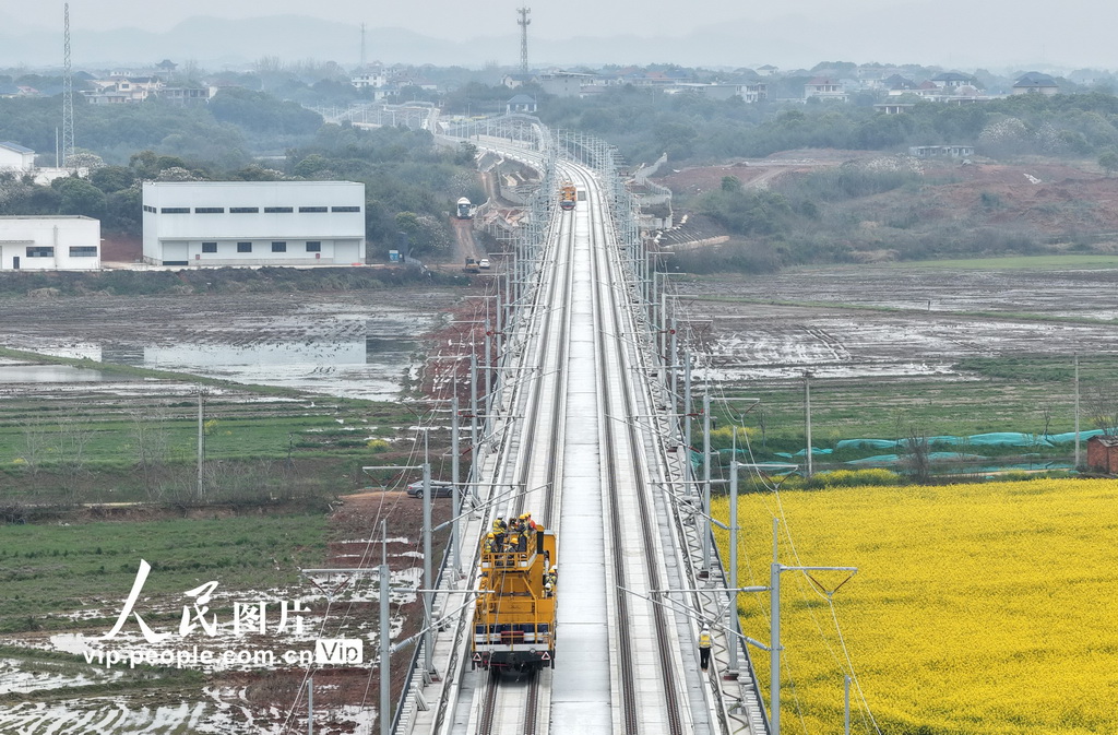 江西九江：京港高鐵昌九段首條接觸網導線成功架設【4】