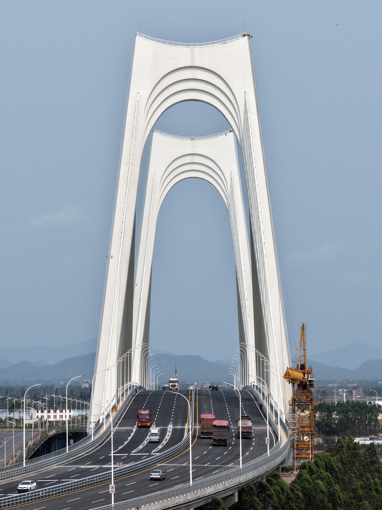 这是3月31日拍摄的建成通车的平陆运河沙井钦江大桥（无人机照片）。