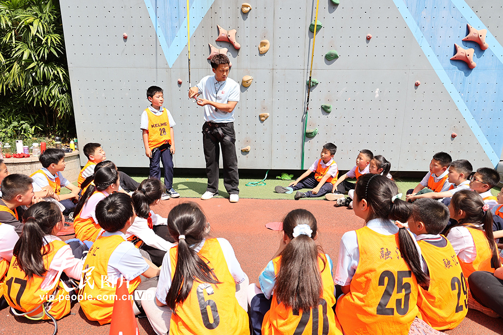重庆：小学校园开展攀岩运动【7】